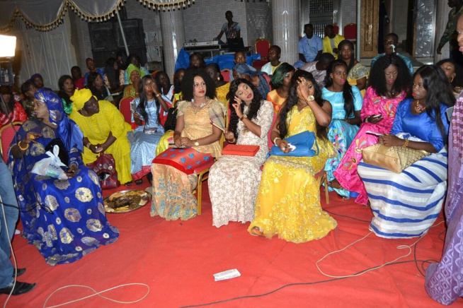 Madame Diagne,Nene Gadio,la bienfaitrice des soirées de Pape Diouf baptise sa fille. REGARDEZ