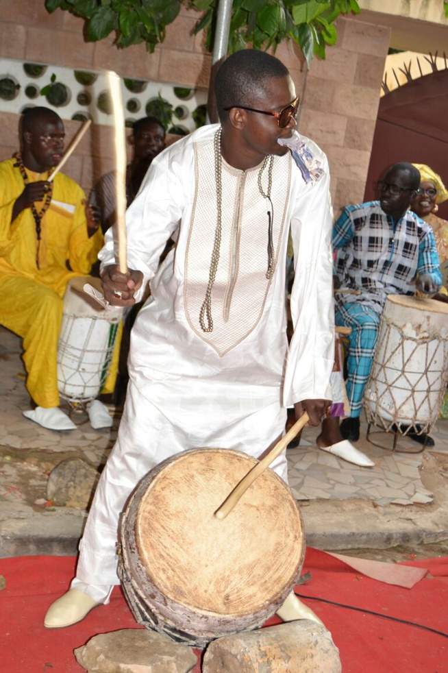 Madame Diagne,Nene Gadio,la bienfaitrice des soirées de Pape Diouf baptise sa fille. REGARDEZ