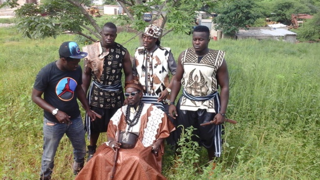 Exclusivité: Les premières images du tournage de la nouvelle vidéo de Mame Goor habillé par Papino création. Regardez