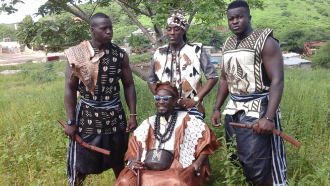Exclusivité: Les premières images du tournage de la nouvelle vidéo de Mame Goor habillé par Papino création. Regardez