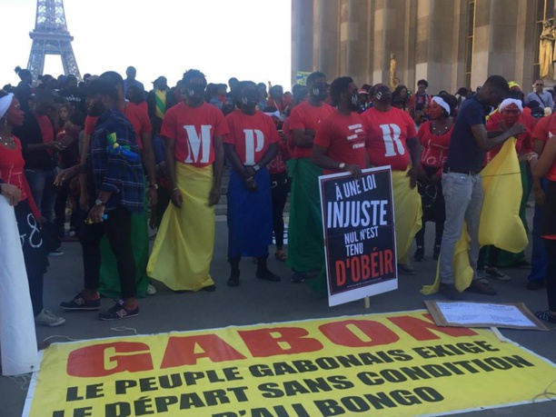 Les Gabonais de Paris rejettent la décision de la Cour Constitutionnelle et proclament Jean Ping Président Les Gabonais de Paris rejettent la décision de la Cour Constitutionnelle et proclament Jean Ping Président
