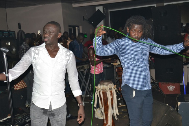 Pape Diouf et la soirée des trophées pour remercier New African Production et ses fans. Le Bloowy chauffe.