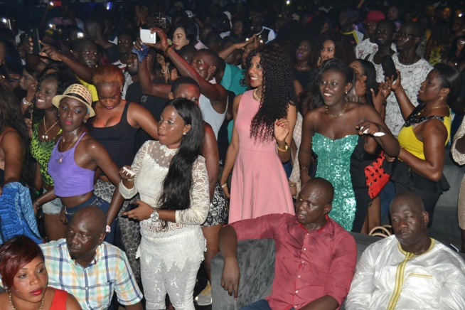 Pape Diouf et la soirée des trophées pour remercier New African Production et ses fans. Le Bloowy chauffe.