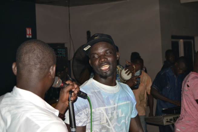 Pape Diouf et la soirée des trophées pour remercier New African Production et ses fans. Le Bloowy chauffe.