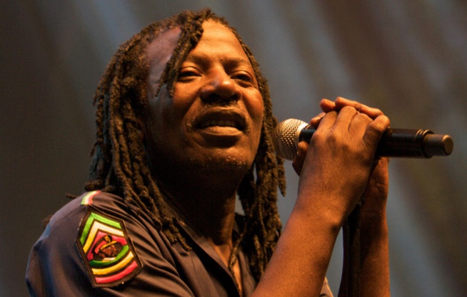Attaqué par Koffi Olomidé, Alpha Blondy contre-attaque Attaqué par Koffi Olomidé, Alpha Blondy contre-attaque