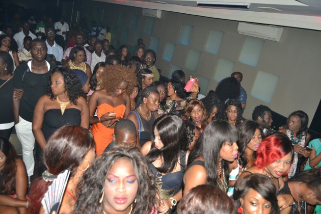 Pape Diouf et la soirée des trophées pour remercier New African Production et ses fans. Le BARAMUNDI chauffe. Pape Diouf et la soirée des trophées pour remercier New African Production et ses fans. Le BARAMUNDI chauffe.