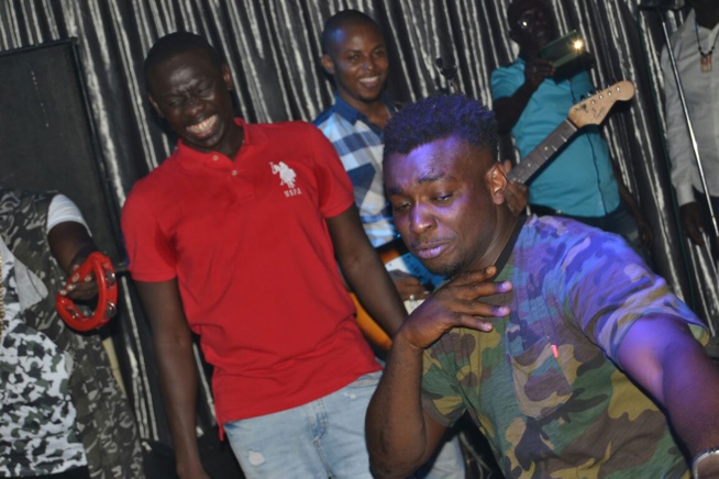 Pape Diouf et la soirée des trophées pour remercier New African Production et ses fans. Le BARAMUNDI chauffe.