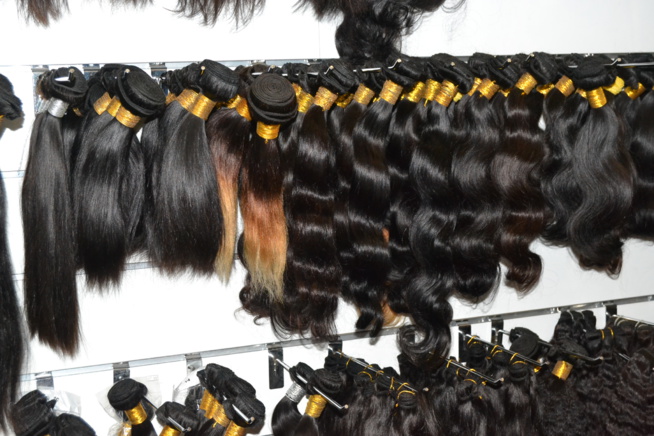 JOUR J -03 TACCO AFFRO COIFFURE LE SALON DES VIP DANS LES PREPARATIFS DU 01 OCTOBRE AVEC TITI SALAM DIALLO DEESS MAJOR SORALE BOY AU DOCK HAUSSMAN DE PARIS. REGARDEZ