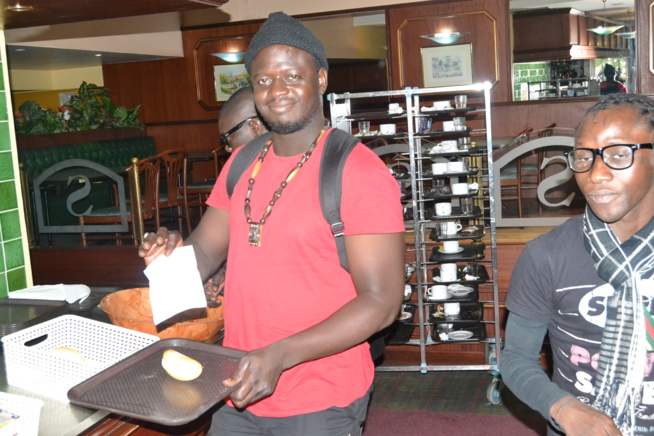Les premières images de l'arrivée de Titi , Salam Diallo, Dess Major et les musiciens à l'aéroport d'Orly. Les premières images de l'arrivée de Titi , Salam Diallo, Dess Major et les musiciens à l'aéroport d'Orly.