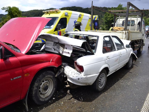 Drame à Linguère: une collision entre un camion de transport de marchandises et un véhicule Peugeot fait deux mort et 30 blessés Drame à Linguère: une collision entre un camion de transport de marchandises et un véhicule Peugeot fait deux mort et 30 blessés