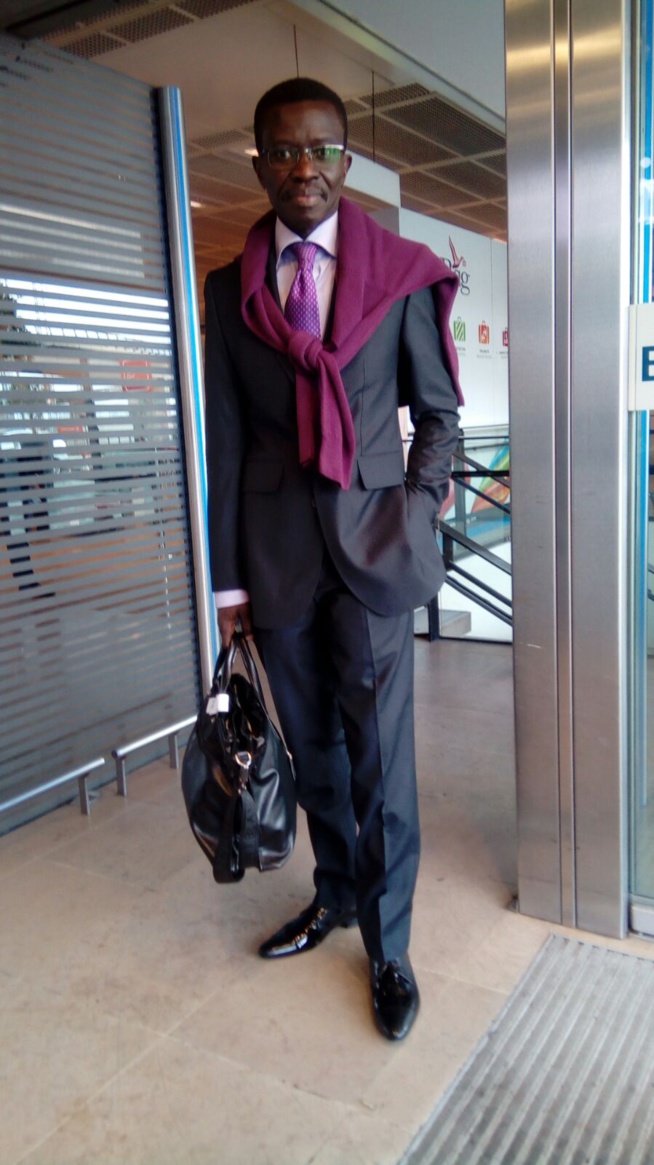 Avant de s'envoler pour Paris reservez votre chauffeur  pour vous accueillir des votre sortie de l'aéroport Orly ou Charle Degaulle. MBayebeuz a votre service au 0033618302555.