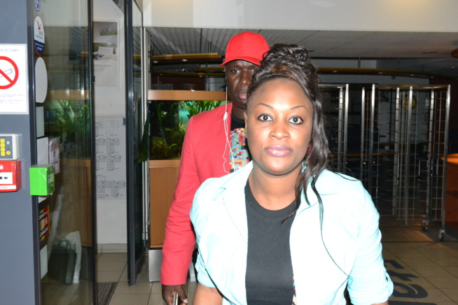 Titi en route pour le Thieck Sound à la salle du Dock Haussman avec ses musiciens avant le concert de 23h. Regardez Titi en route pour le Thieck Sound à la salle du Dock Haussman avec ses musiciens avant le concert de 23h. Regardez