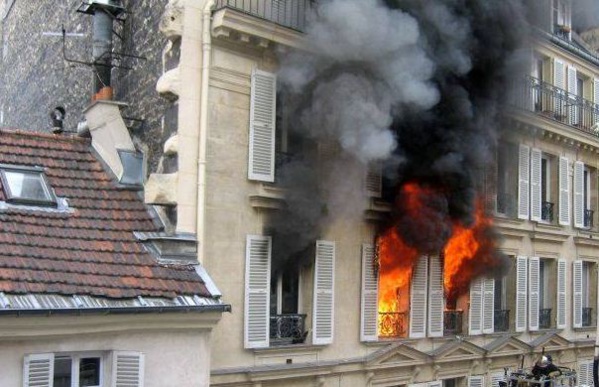 Il tente d'incendier sa femme : elle est indemne, lui, gravement brûlé Il tente d'incendier sa femme : elle est indemne, lui, gravement brûlé