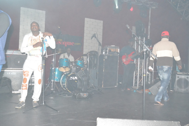 VIDEO: Sound Thieck, Titi chante joyeux anniversaire à Youssou Ndour au Dock Haussman de Paris. Regardez VIDEO: Sound Thieck, Titi chante joyeux anniversaire à Youssou Ndour au Dock Haussman de Paris. Regardez