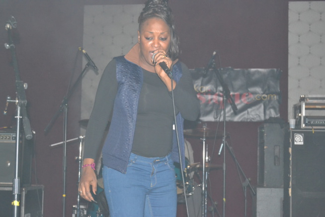 VIDEO: Sound Thieck, Titi chante joyeux anniversaire à Youssou Ndour au Dock Haussman de Paris. Regardez VIDEO: Sound Thieck, Titi chante joyeux anniversaire à Youssou Ndour au Dock Haussman de Paris. Regardez