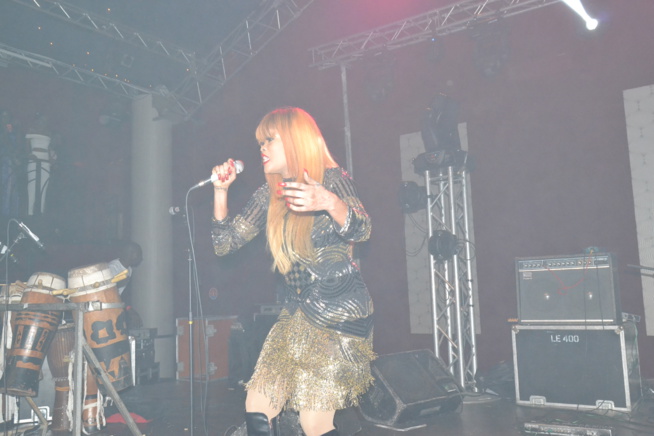DESS MAJOR chauffe le Dock Haussman de Paris. Regardez le HOT SHOW.