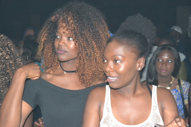 DESS MAJOR chauffe le Dock Haussman de Paris. Regardez le HOT SHOW.