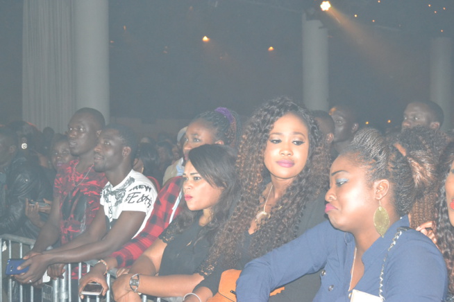 DESS MAJOR chauffe le Dock Haussman de Paris. Regardez le HOT SHOW.