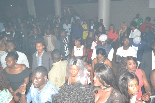 Titi la lionne de la musique Sénégalaise réussit son pari au Dock Haussman de Paris avec Africa Rythme. Regardez Titi la lionne de la musique Sénégalaise réussit son pari au Dock Haussman de Paris avec Africa Rythme. Regardez