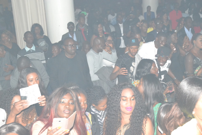 Titi la lionne de la musique Sénégalaise réussit son pari au Dock Haussman de Paris avec Africa Rythme. Regardez Titi la lionne de la musique Sénégalaise réussit son pari au Dock Haussman de Paris avec Africa Rythme. Regardez