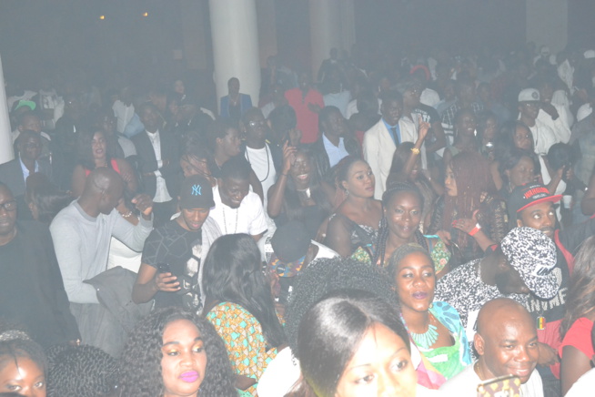 Titi la lionne de la musique Sénégalaise réussit son pari au Dock Haussman de Paris avec Africa Rythme. Regardez Titi la lionne de la musique Sénégalaise réussit son pari au Dock Haussman de Paris avec Africa Rythme. Regardez