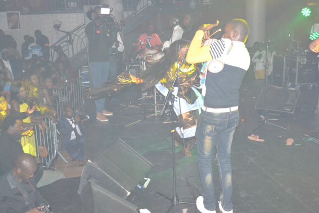 Titi la lionne de la musique Sénégalaise réussit son pari au Dock Haussman de Paris avec Africa Rythme. Regardez