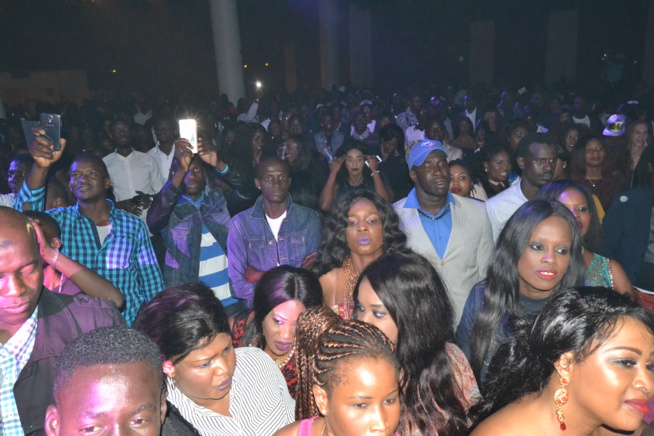 Salam Diallo montre qu'il est le roi des ambianceurs au Dock Haussman de Paris. Salam Diallo montre qu'il est le roi des ambianceurs au Dock Haussman de Paris.
