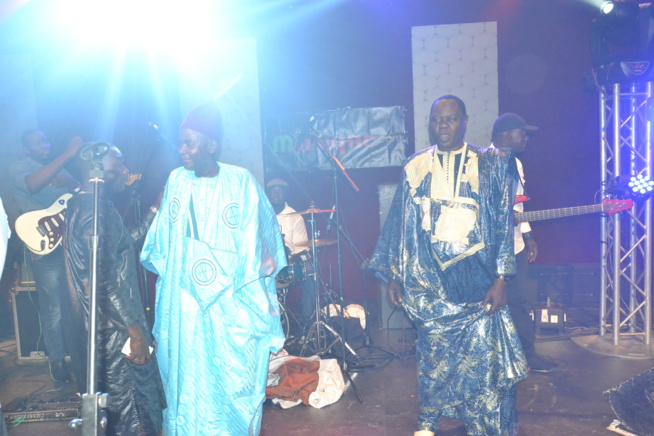 Salam Diallo montre qu'il est le roi des ambianceurs au Dock Haussman de Paris. Salam Diallo montre qu'il est le roi des ambianceurs au Dock Haussman de Paris.