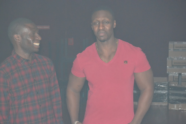 Salam Diallo montre qu'il est le roi des ambianceurs au Dock Haussman de Paris. Salam Diallo montre qu'il est le roi des ambianceurs au Dock Haussman de Paris.