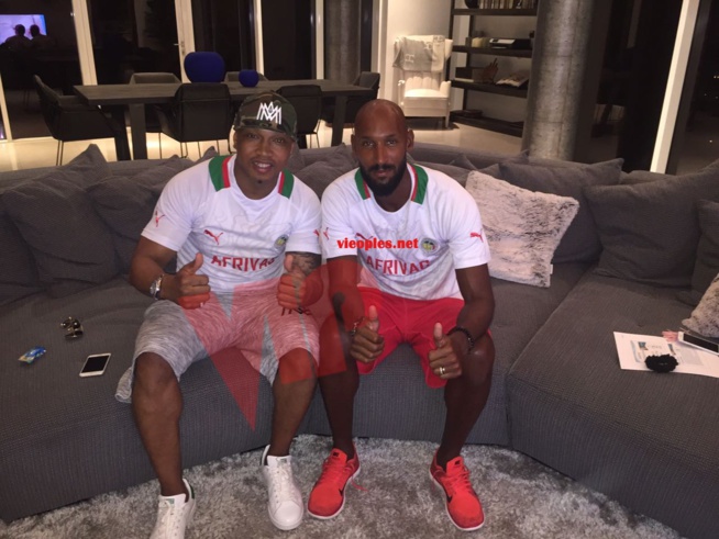 Dubai, l'international ballon d'or ElHadj Diouf en comagnie de Anelka, Akon et Edgar Dewis chez les Princes. Dubai, l'international ballon d'or ElHadj Diouf en comagnie de Anelka, Akon et Edgar Dewis chez les Princes.