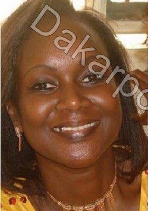 Répudiée par son mari, l'ex seconde épouse du ministre du budget Ndeye Maty trahi par ses propres SMS et tombe dans son propre jeux d’adultère. Répudiée par son mari, l'ex seconde épouse du ministre du budget Ndeye Maty trahi par ses propres SMS et tombe dans son propre jeux d’adultère.