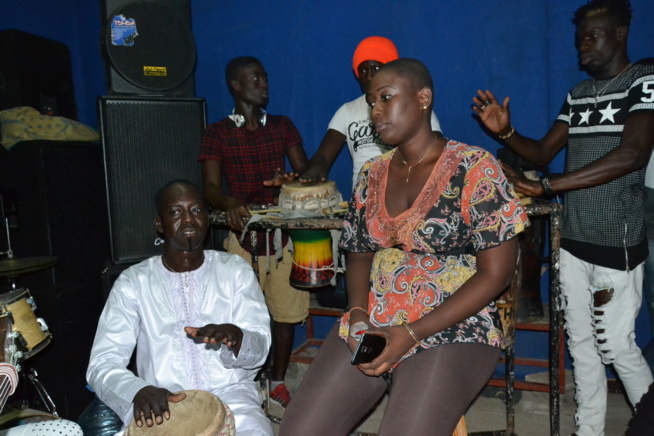 Présentation de son nouvel album le 16 octobre au Just 4 U, Bakane Seck et le " Diery Diery"dans les derniers préparatifs. REGARDEZ.