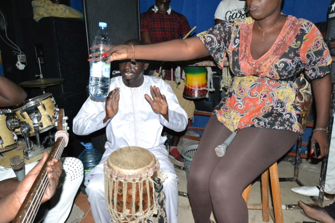 Présentation de son nouvel album le 16 octobre au Just 4 U, Bakane Seck et le " Diery Diery"dans les derniers préparatifs. REGARDEZ.