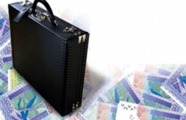 Audio: Il s’enfuit avec 7 millions de ses proches et collègues de travailles pour… Audio: Il s’enfuit avec 7 millions de ses proches et collègues de travailles pour…