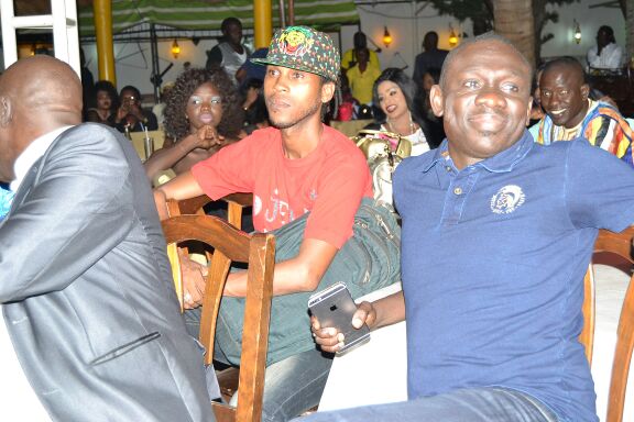 Presentation de son album international, Bakane Seck et le "Dieré Diéré" explosent le juste 4U. REGARDEZ Presentation de son album international, Bakane Seck et le "Dieré Diéré" explosent le juste 4U. REGARDEZ