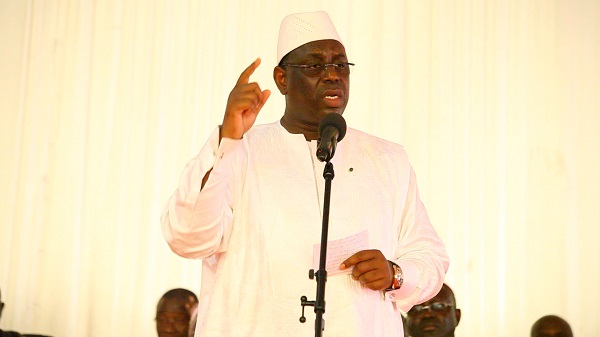 La Une des quotidiens du 18 octobre 2016 : Le Président Macky Sall affiche sa fermeté face à l’opposition La Une des quotidiens du 18 octobre 2016 : Le Président Macky Sall affiche sa fermeté face à l’opposition