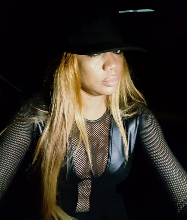 ANNIVERSAIRE: La femme d'affaires , Colé faye l'amie des artistes et des célébrités souffle une bougie de plus. ANNIVERSAIRE: La femme d'affaires , Colé faye l'amie des artistes et des célébrités souffle une bougie de plus.