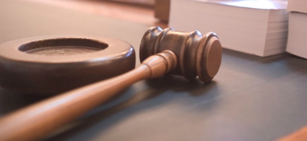 Un père qui a violé sa fille de douze ans condamné à ... deux mois de prison Un père qui a violé sa fille de douze ans condamné à ... deux mois de prison