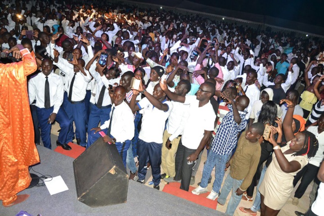 Fatick, Pape Diouf métamorphose les gendarmes en "Mbeundeukatt". Regardez Fatick, Pape Diouf métamorphose les gendarmes en "Mbeundeukatt". Regardez