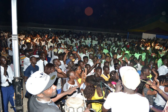 Fatick, Pape Diouf métamorphose les gendarmes en "Mbeundeukatt". Regardez Fatick, Pape Diouf métamorphose les gendarmes en "Mbeundeukatt". Regardez