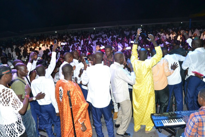 Fatick, Pape Diouf métamorphose les gendarmes en "Mbeundeukatt". Regardez Fatick, Pape Diouf métamorphose les gendarmes en "Mbeundeukatt". Regardez