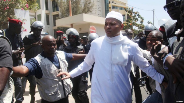 Sidiki Kaba, ministre de la Justice : «La vérité sur les conditions de la libération de Karim» Sidiki Kaba, ministre de la Justice : «La vérité sur les conditions de la libération de Karim»