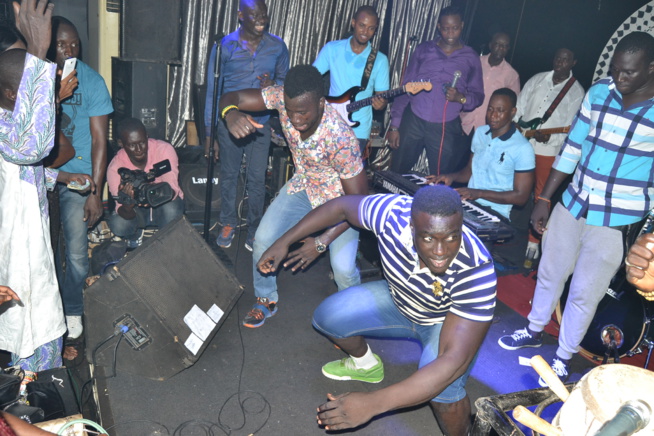 Birth Day Packo Prod, Pape Diouf confirme son statut de maitre des Amaladies. Le Baramundi craque d'ambiance Birth Day Packo Prod, Pape Diouf confirme son statut de maitre des Amaladies. Le Baramundi craque d'ambiance