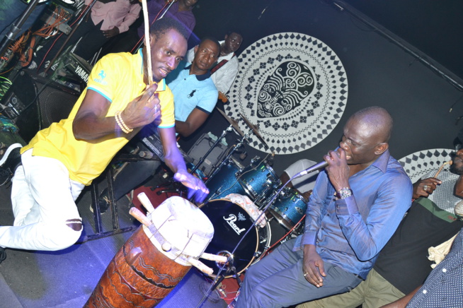 Birth Day Packo Prod, Pape Diouf confirme son statut de maitre des Amaladies. Le Baramundi craque d'ambiance Birth Day Packo Prod, Pape Diouf confirme son statut de maitre des Amaladies. Le Baramundi craque d'ambiance