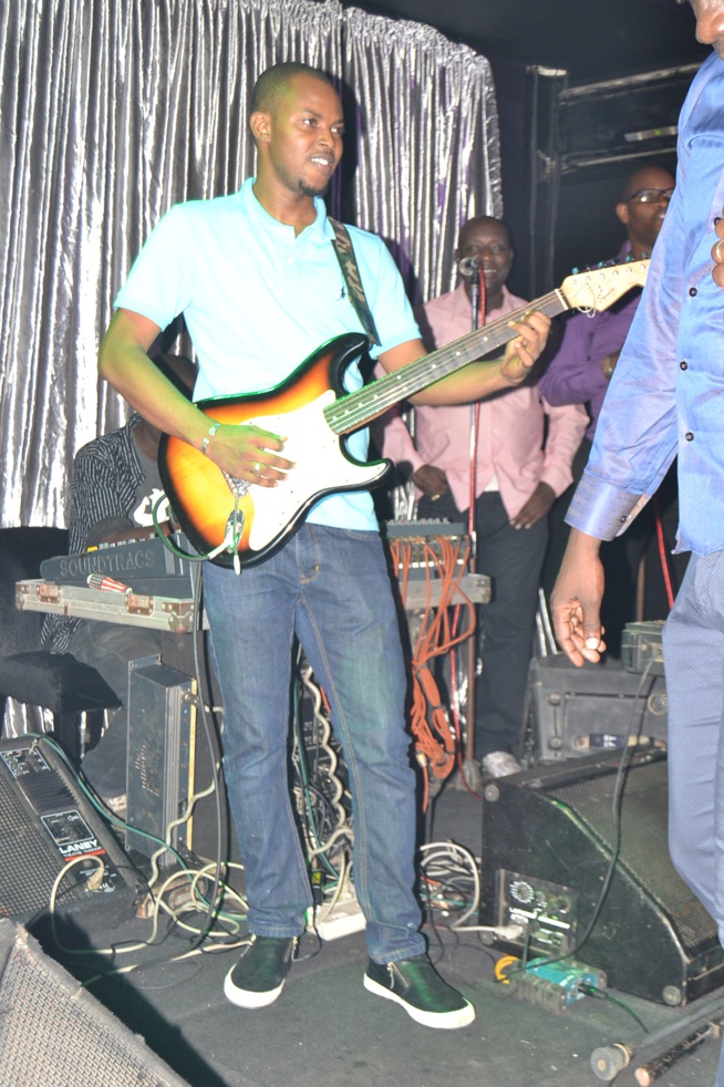 Birth Day Packo Prod, Pape Diouf confirme son statut de maitre des Amaladies. Le Baramundi craque d'ambiance Birth Day Packo Prod, Pape Diouf confirme son statut de maitre des Amaladies. Le Baramundi craque d'ambiance