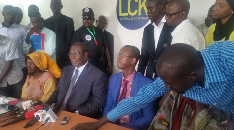 Ousmane Ngom : "Je battrai campagne de toutes mes forces pour assurer à Macky Sall un deuxième mandat" Ousmane Ngom : "Je battrai campagne de toutes mes forces pour assurer à Macky Sall un deuxième mandat"