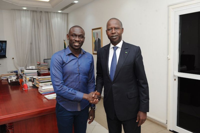 Visite de courtoisie, le chanteur Pape Diouf chez le PM Mohamed  Dione.