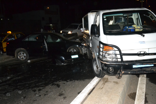 Les images de l'accident survenu ce vendredi à 00H à hauteur du monument de la renaissance.