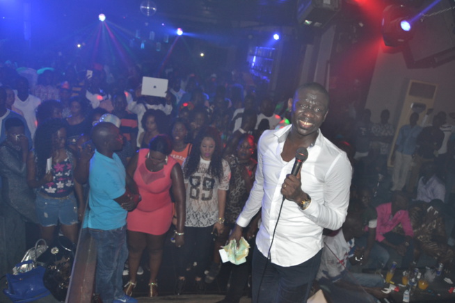 Dans la chaleur du BLOOWY NIGHT, Pape Diouf élève la barre et vous donne RV ce dimanche au Baramundi. Regardez