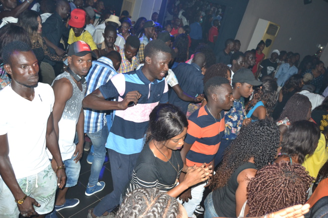 Dans la chaleur du BLOOWY NIGHT, Pape Diouf élève la barre et vous donne RV ce dimanche au Baramundi. Regardez